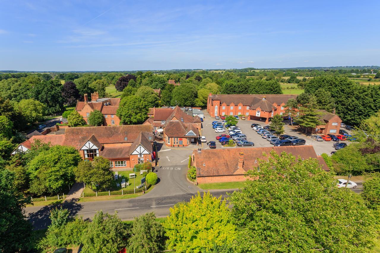 Clarion Hotel Charlecote Pheasant Уэллесбурн-Гастингс Экстерьер фото